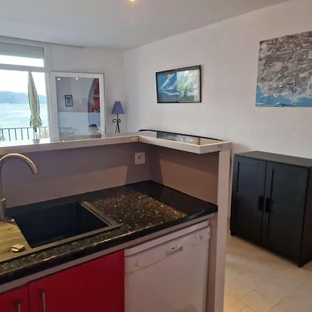 Lumineux Pieds Dans L'eau Au Lavandou - Fr-1-308-61 *