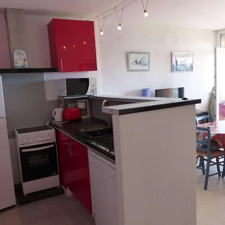 Lumineux Pieds Dans L'eau Au Lavandou - Fr-1-308-61 Apartment Le Lavandou