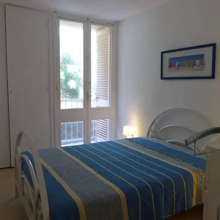 Lumineux Pieds Dans L'eau Au Lavandou - Fr-1-308-61 * Ле-Лаванду