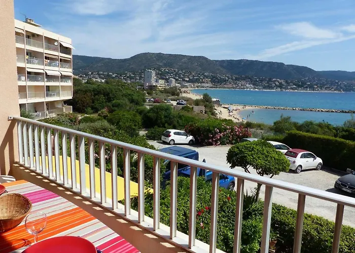 Lumineux Pieds Dans L'eau Au Lavandou - Fr-1-308-61 Apartman *