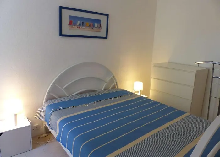 Lumineux Pieds Dans L'eau Au Lavandou - Fr-1-308-61 Apartman *